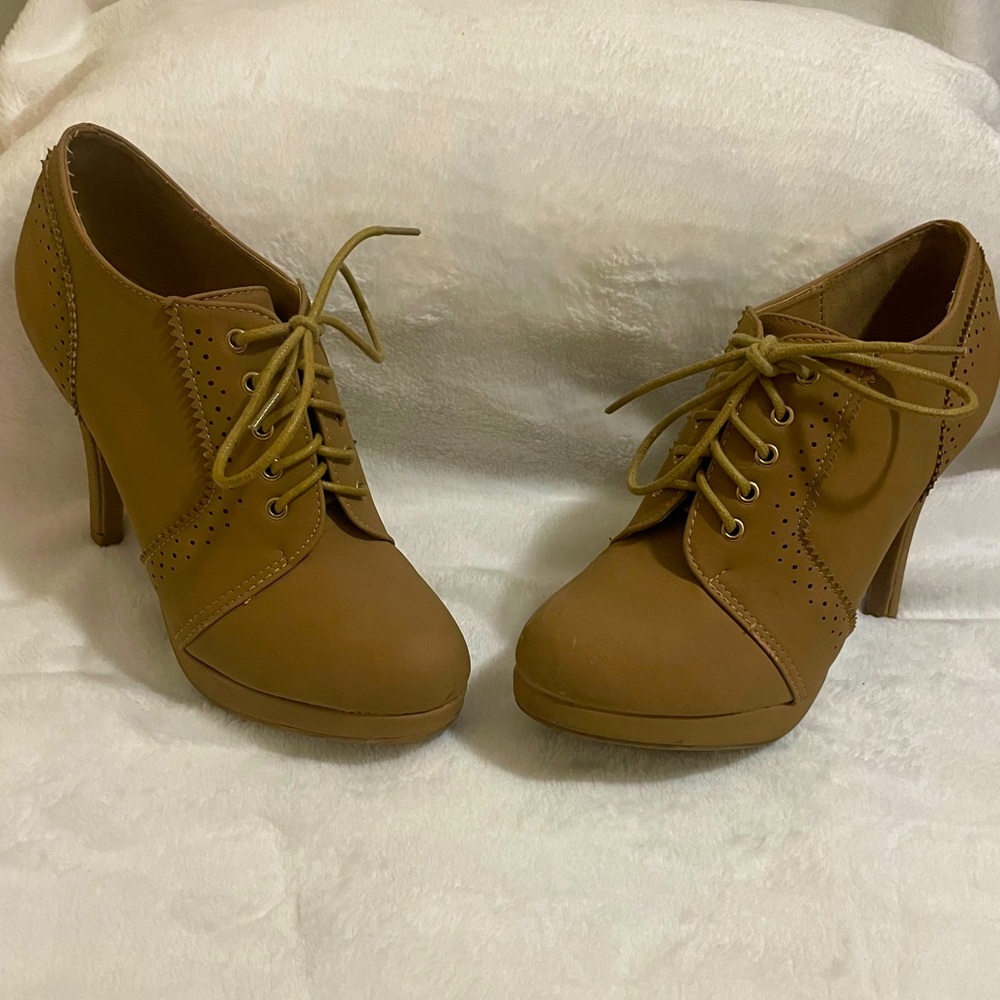 Top Moda Tan Oxford Heel Booties women's size 7.5